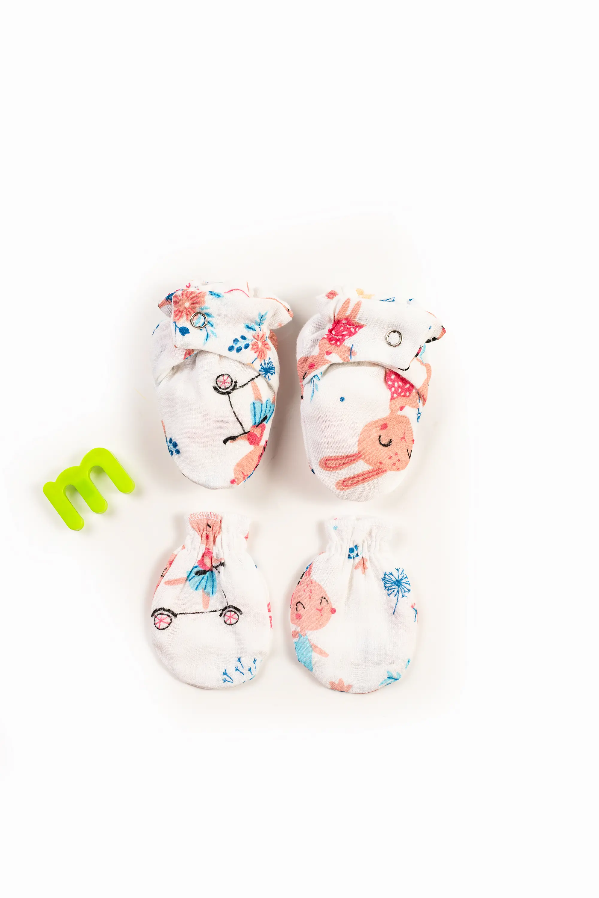 Crinkled Muslin Mitten & Booties